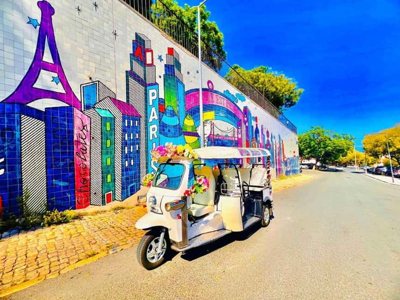 Lisbon: Private Tuk Tuk Tour with Polaroid Photos - Key things to know before you climb in