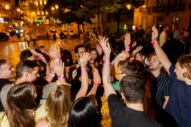 Lisbon: Pub Crawl with Open Bar, Shots & VIP Club Entry - Why this Lisbon pub crawl makes sense for your first night