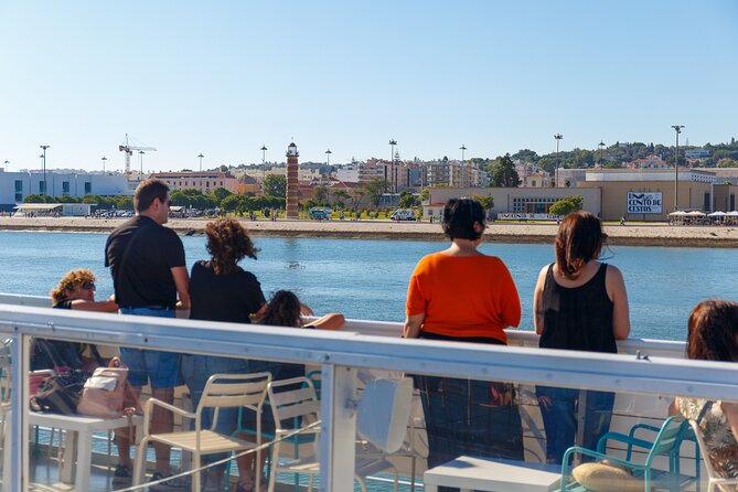 Lisbon River Boat Sightseeing Tour with a Drink - The audio guide setup: why your phone matters