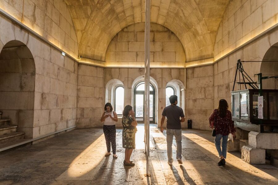 Lisbon: Rua Augusta Arch Admission Ticket - Timing and experience tips, so you enjoy the tight spaces