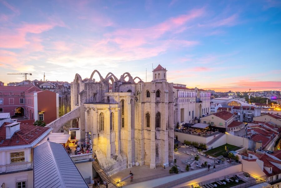 Lisbon's historic old town in a tuk-tuk in German - Calçada da Amália and Santa Engrácia: Small Stops With Meaning