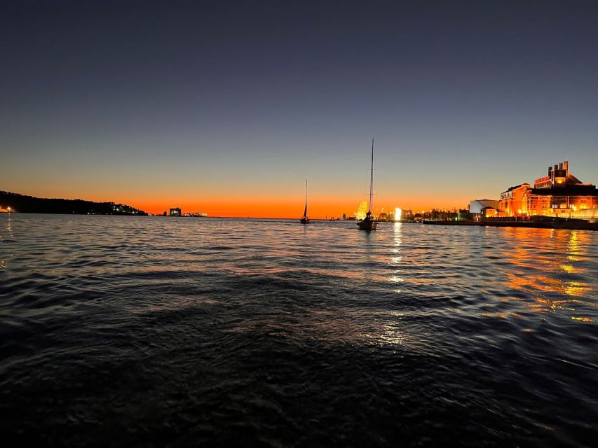 Lisbon: Sailboat Sunset Tour with a Drink - Why the small-group setup changes everything