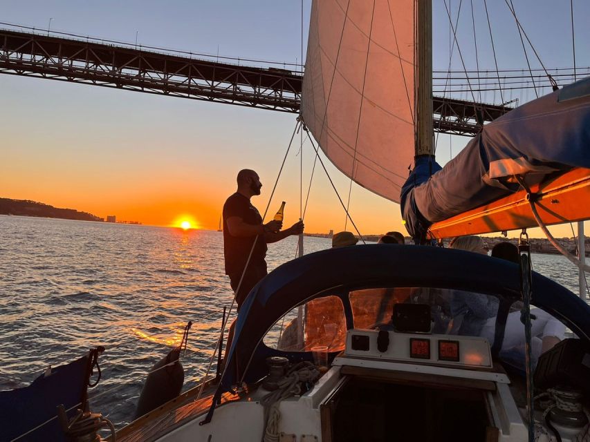 Lisbon: Sailboat Sunset Tour with a Drink - Should you book this Lisbon sunset sail?