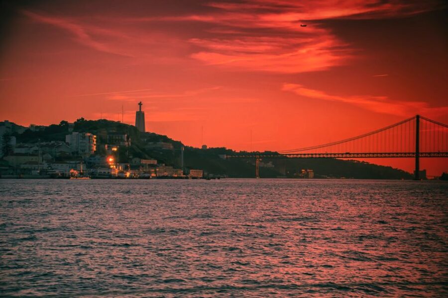 Lisbon: Sailboat Tour w/ Local Guide and Open Bar Green Wine - The water-level sights you will actually remember