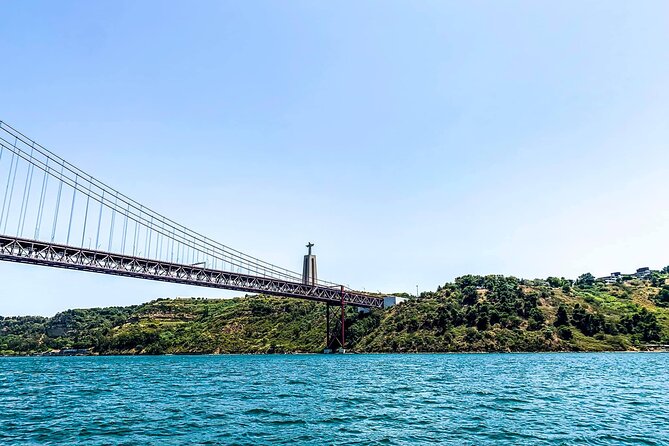 Lisbon Sailing Tour: 2-Hour Cultural Scenic Cruise with Wine - Who this sailing cruise is best for