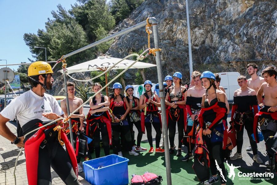 Lisbon: Sesimbra/Arrábida Natural Park Coasteering Adventure - The jumps: where your nerves meet controlled air time