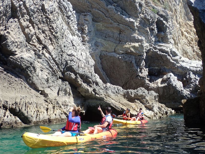 Lisbon: Sesimbra Kayak Discovery Experience - Photo moments without the phone circus