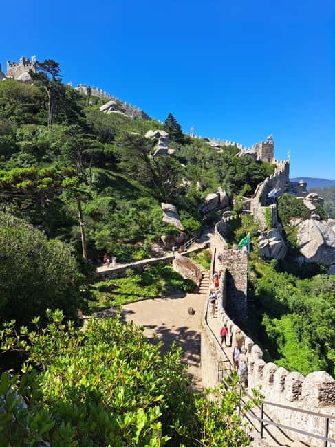 Lisbon: Sintra, Pena Palace, Moorish Castle & Regaleira Tour - Castle of the Moors: the walk, the viewpoints, and that top-of-fortress payoff