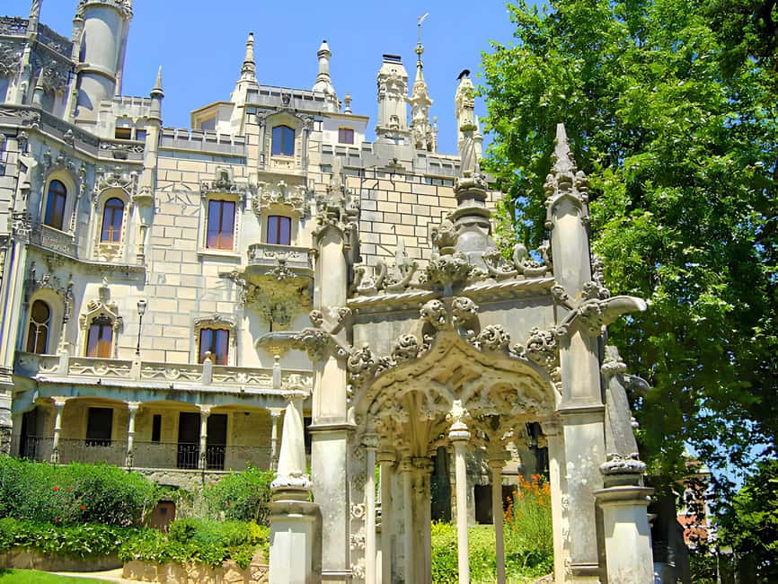 Lisbon: Sintra, Pena, Regaleira, Cabo & Cascais Tour - Sintra town break: the part you do not want to skip