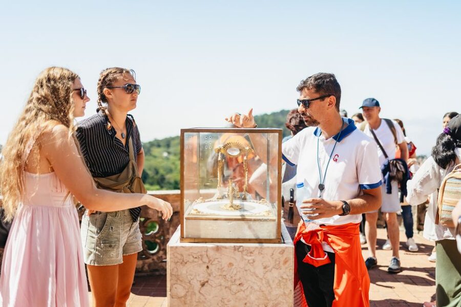 Lisbon: Sintra, Pena, Regaleira, Cabo da Roca, and Cascais - How the Guides Make or Break the Day