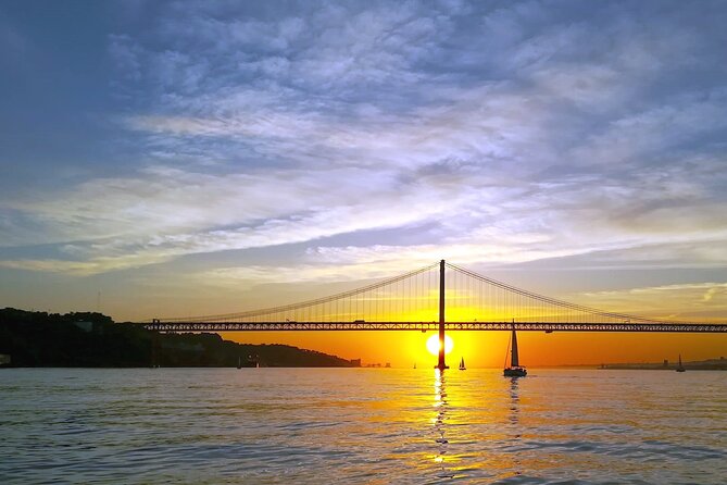 Lisbon Small Group Sunset Sailing 2h Cruise with Drinks Included - Quick hits before you go