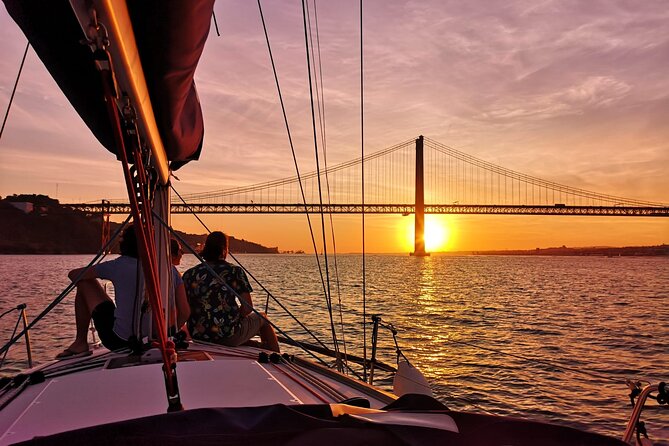 Lisbon Small Group Sunset Sailing 2h Cruise with Drinks Included - The crew and guide: why people rate this 4.9