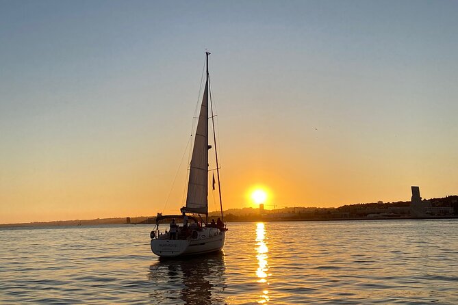 Lisbon Small Group Sunset Sailing 2h Cruise with Drinks Included - The 2-hour route: what each stop adds to your Lisbon
