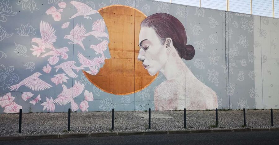 Lisbon: Street Art Tuk Tuk Tour - Convents, palaces, and the old Lisbon bones behind the murals