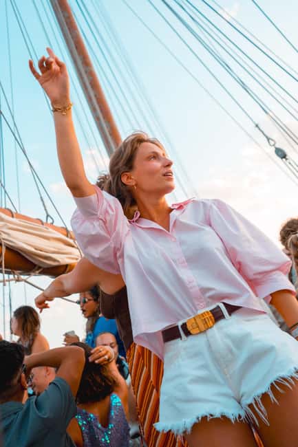 Lisbon: Sunset Boat Party Cruise with Music & Drinks - Key things to know before you go