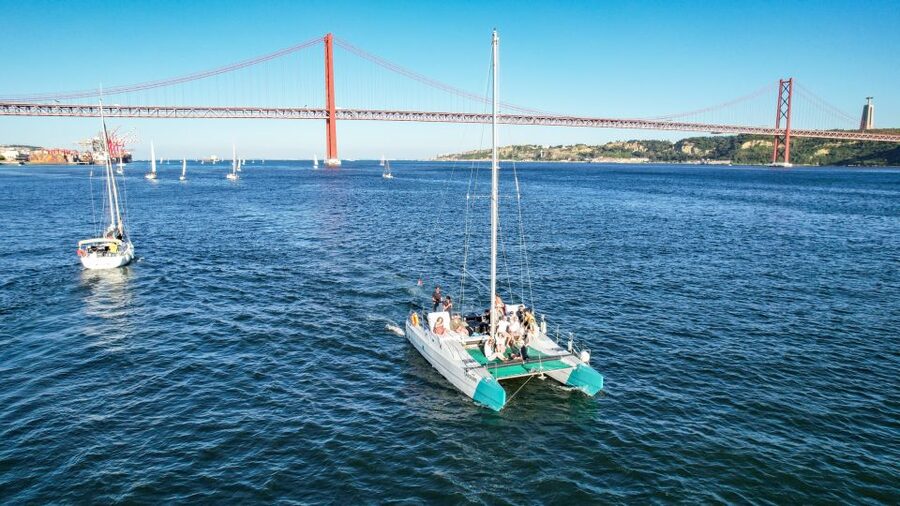 Lisbon: Sunset Catamaran Boat Tour with Music and Drinks - Who should book this Lisbon sunset catamaran cruise