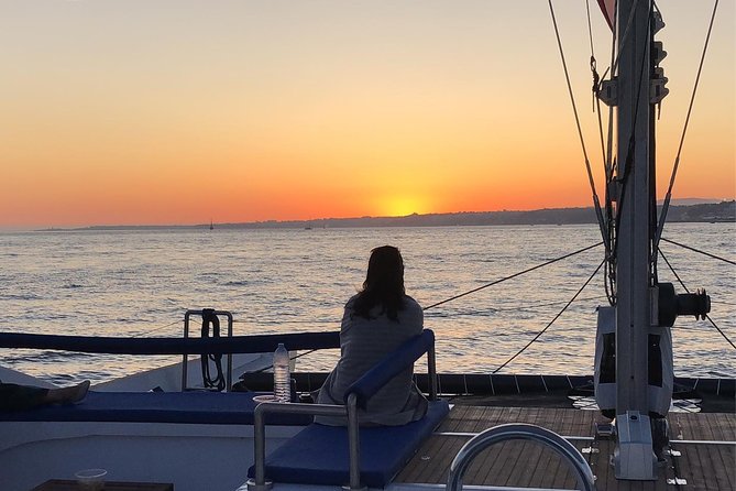 Lisbon Sunset Catamaran Cruise on the Tagus River - Why a Tagus sunset cruise beats stacking viewpoints