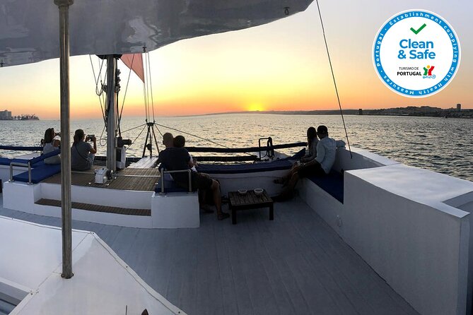 Lisbon Sunset Catamaran Cruise on the Tagus River - The 2-hour rhythm: how the cruise stays relaxed