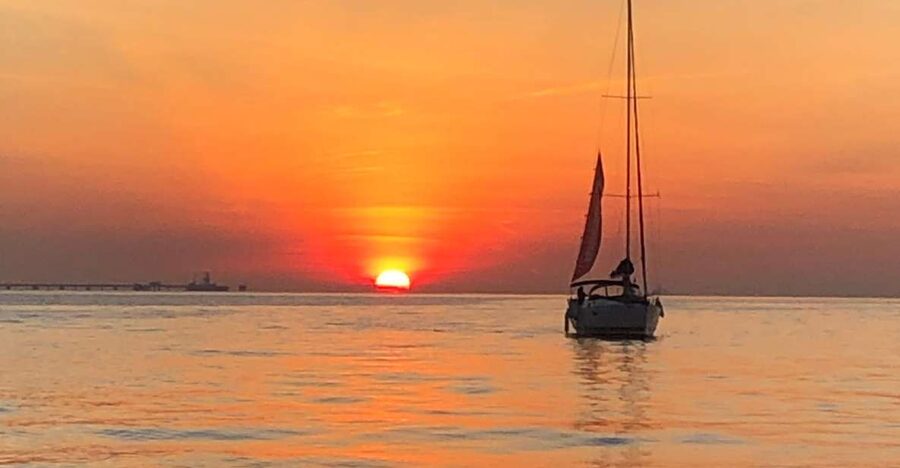 Lisbon: Sunset Cruise with Drinks - Key things to love about this sunset sail