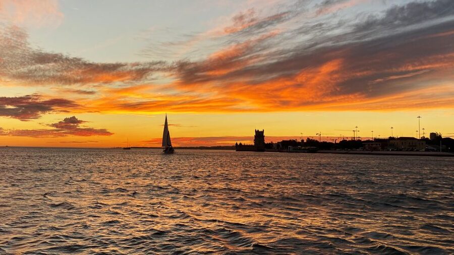 Lisbon: Sunset Cruise with Drinks - Price and value: is $40 a good deal here?