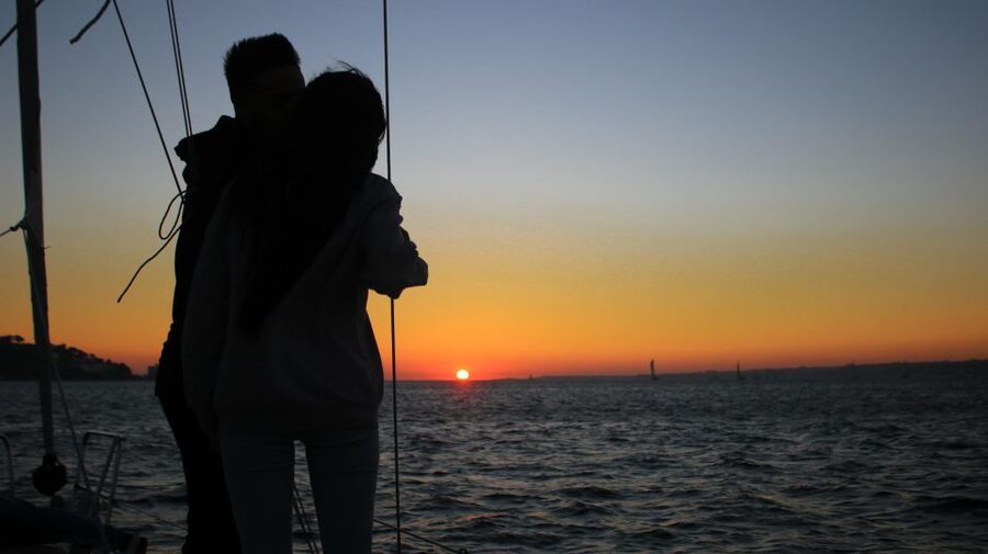 Lisbon: Sunset Cruise with Drinks - Time Out Market and Commerce Square, quick but meaningful