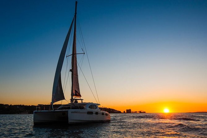 Lisbon: Sunset Cruise With Drinks on Spacious Yacht - Boarding at Mercedes-Benz Oceanic Lounge, Below the 25 de Abril Bridge