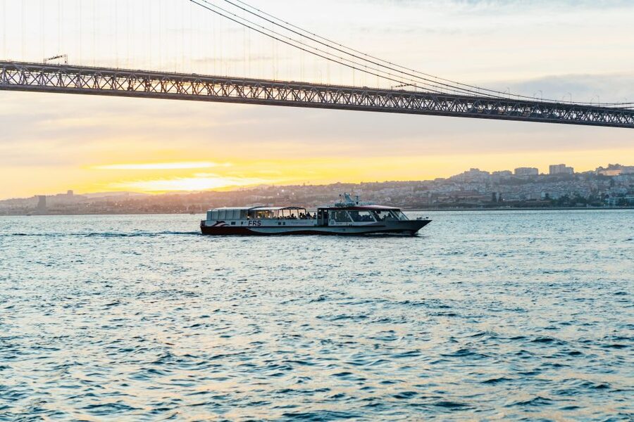 Lisbon: Sunset Cruise with Welcome Drink and Snacks - Why this Tagus sunset cruise is such an easy Lisbon win