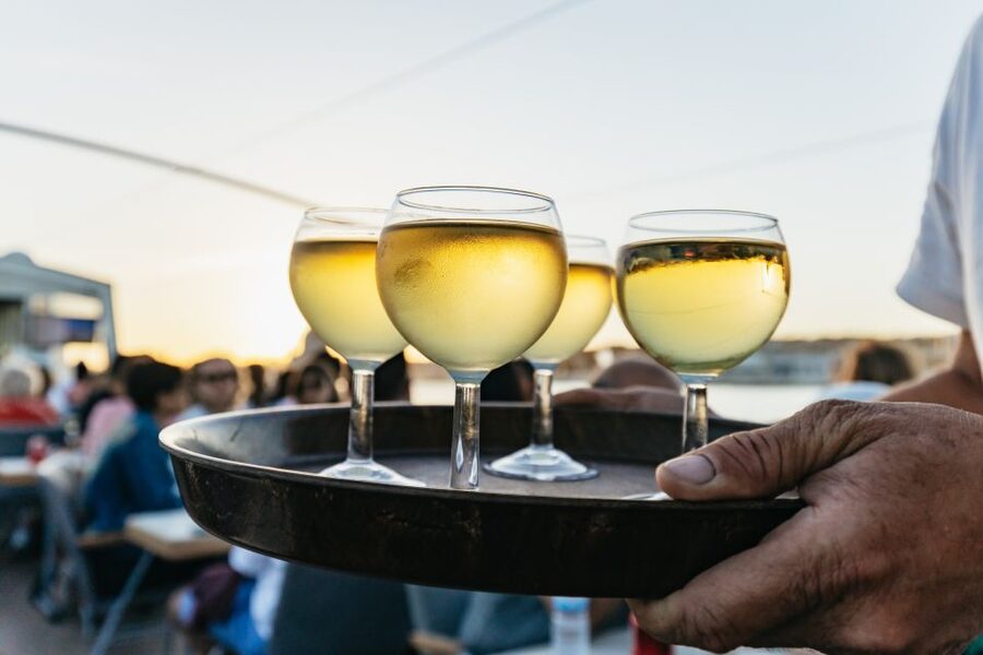 Lisbon: Sunset Cruise with Welcome Drink and Snacks - The return leg: another 25 de Abril Bridge look plus Christ the King