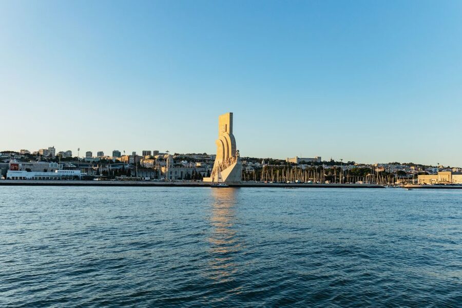Lisbon: Sunset Cruise with Welcome Drink and Snacks - Audio guide and music: how you’ll get the stories