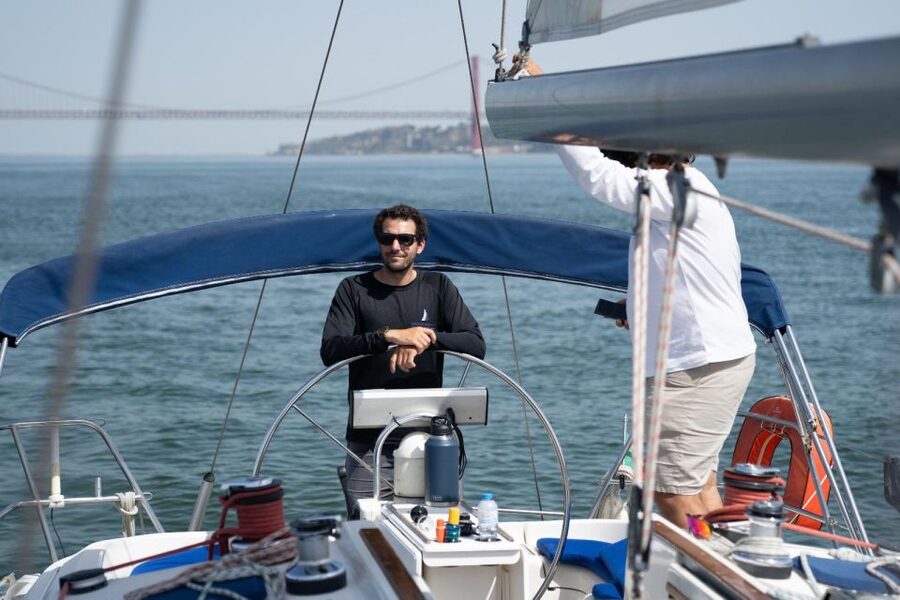 Lisbon: Sunset Sailing with Portuguese Wine and History - Timing and weather: how to dress for a Lisbon river sunset