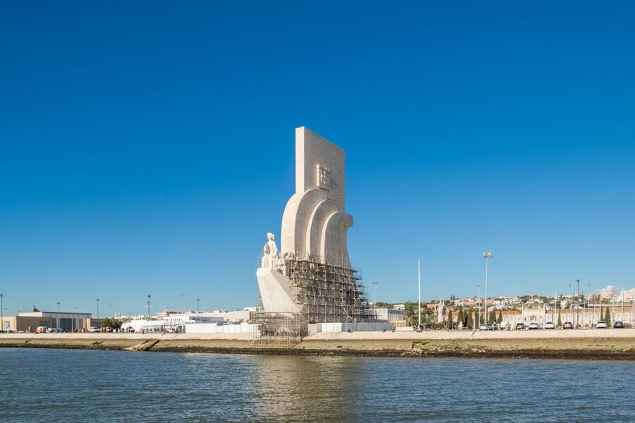 Lisbon: Tagus River Yellow Boat Cruise - Audio guide strengths, and where to be a little cautious