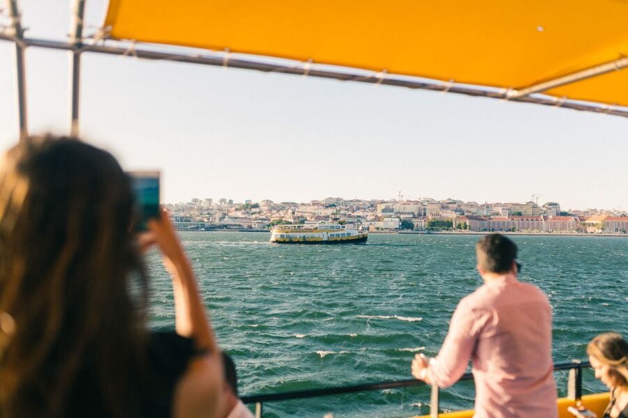 Lisbon: Tagus River Yellow Boat Cruise - Carris tram access: how to turn the cruise into a mini itinerary