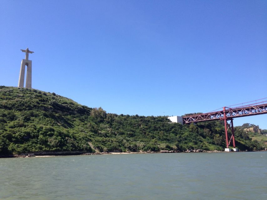 Lisbon: Tagus River Yellow Boat Cruise - Getting to Terreiro do Paço, gate B, and choosing your time slot