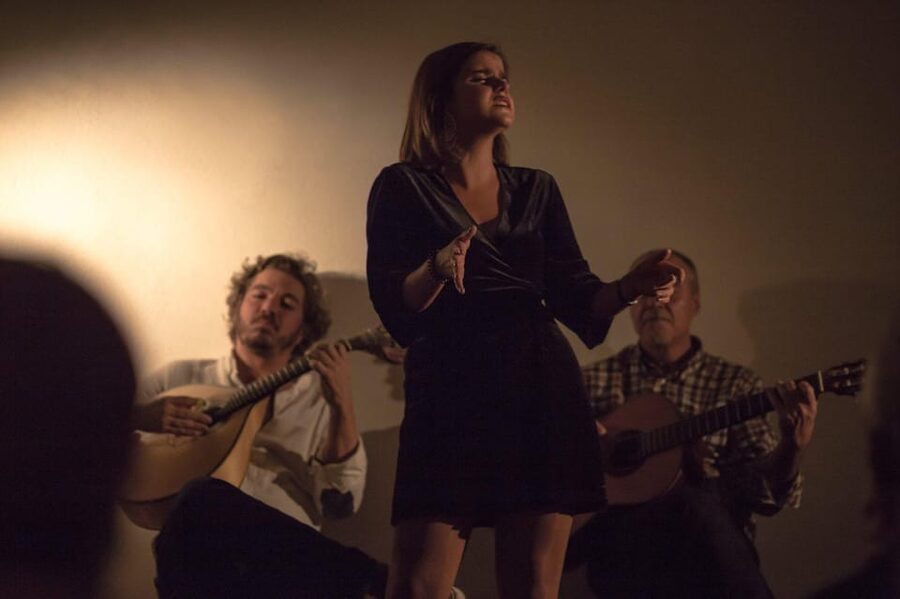 Lisbon: Tapas & Drinks with Fado Live Performance - The 3-Hour Pace: What Happens First, Then What