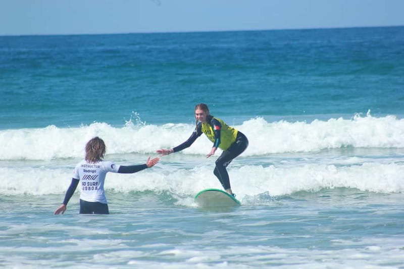 Lisbon: The Surf Instructor - surf lessons with transfer - Small-group coaching and safety: how the 1-to-5 ratio changes your results