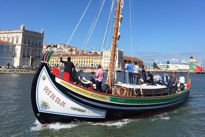 Lisbon Traditional Boats - Guided Sightseeing Cruise - The route highlights: Christo Rei, the suspension bridge, and the Monumento aos Descobrimentos