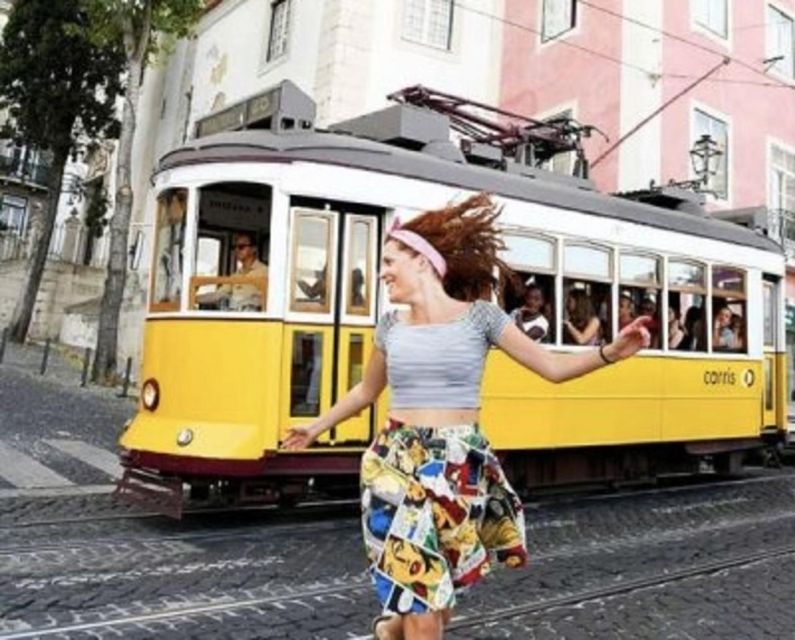 Lisbon: Tram 28 Entry Ticket & Audio Guide with 24-Hour Pass - Funiculars and Santa Justa Lift: turning one ride into a full day of movement