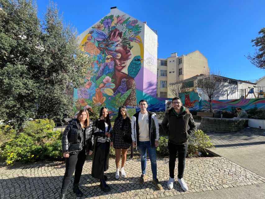 Lisbon: Tuk Tuk with hotel pick up and the best of old city - Starting in the right place: Praça do Comércio to the Cathedral zone