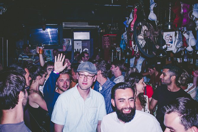 Lisbon Wild Pub Crawl - Meeting people from everywhere, without feeling stuck