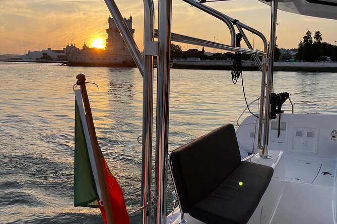 LUXURY Catamaran Sunset and Wine cruise - Waterfront Classics: Cordearia Nacional and Palacio Nacional da Ajuda
