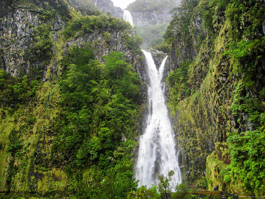 Madeira: Enjoy a Guided Levada Walk in the Rabaçal Valley - Entering the Rabaçal Valley, Madeira’s levada world
