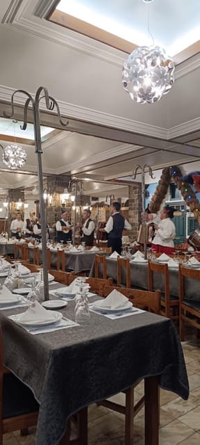 Madeira: Folk Dancing Show and Traditional Local Dinner - The Folk Dancing Show: what you’ll watch, and when you’ll be asked to join