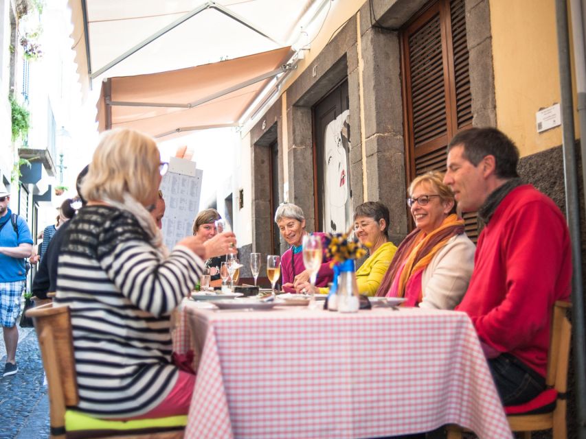 Madeira: Food and Wine Walking Tour in Funchal - Carne Vinho e Alhos, Coral Beer, and Bolo do Caco: Comfort Food With Local Muscle
