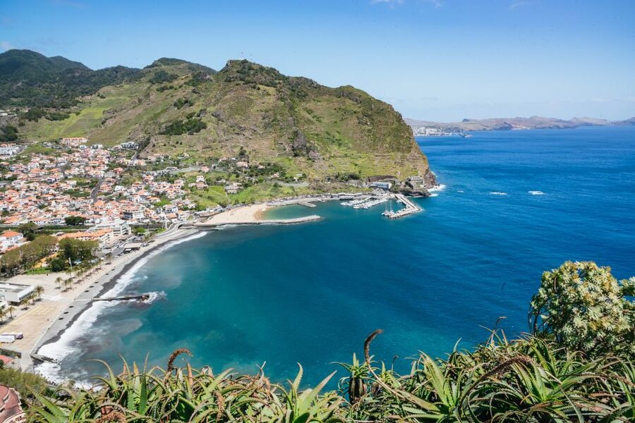Madeira: Half-Day Pico Areeiro Jeep Tour - Machico finale, historic streets and a golden beach