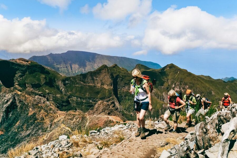 Madeira: Pico Arieiro to Pico Ruivo Hike - Pico-to-Pico reality: PR1 closure means alternative routes on different days