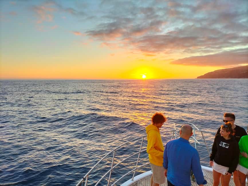 Madeira: Sunset Dinner Cruise - Drinks, Atmosphere, and the Crew Vibe