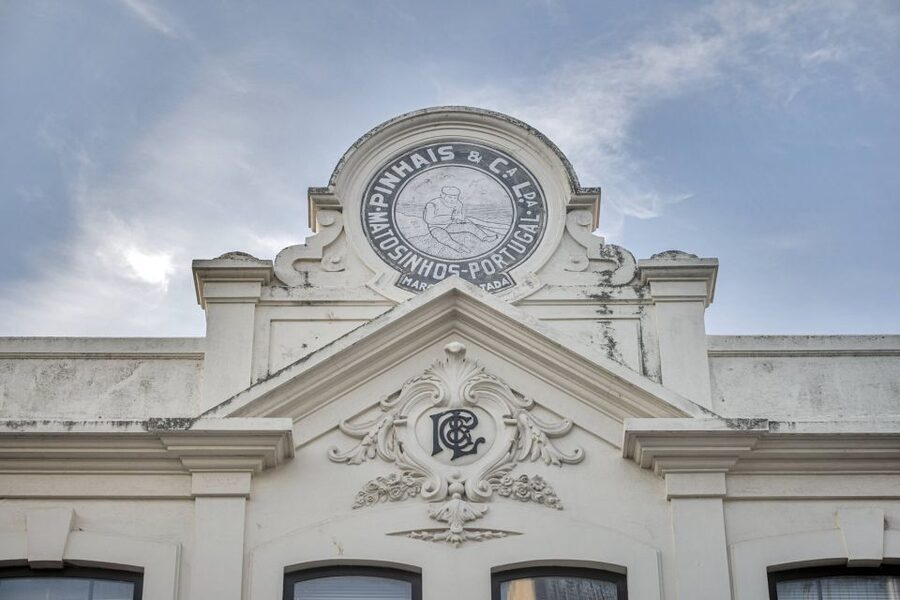 Matosinhos: Conservas Pinhais Factory Tour - The iconic shop stop: turn your favorite flavor into a souvenir