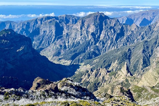 Morning Transfer To Pico Do Arieiro, Hike To Pico Ruivo & Return From Teixeira - Stop 2: Pico do Arieiro views and the challenge that rewards you