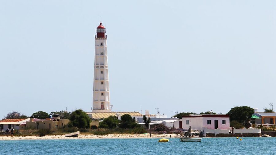 Olhão: 4-Hour Ria Formosa Islands Tour - Guide and languages: what you can expect onboard