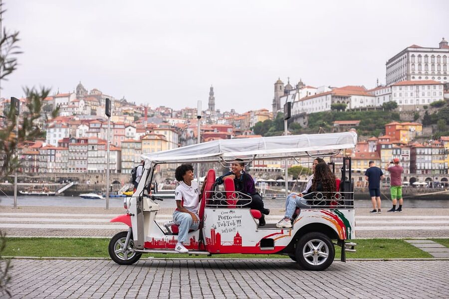 Oporto Tuk-Tuk Tour: Fast, Fun & Flexible – 1H to Full Day! - Bolhão Market: where the tour becomes food real